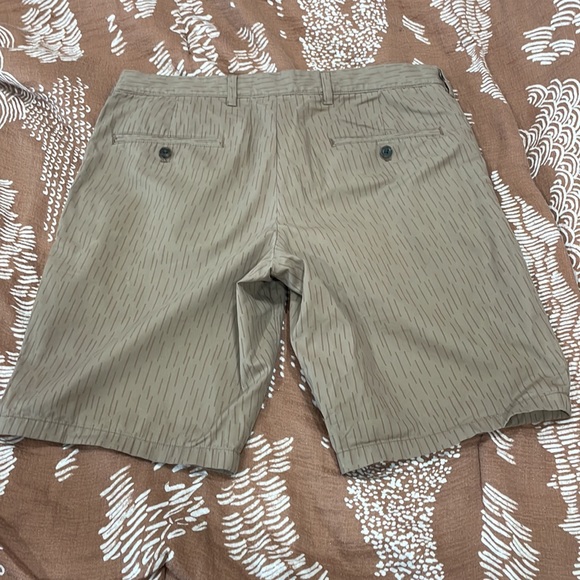 Club Monaco New York shorts - Picture 2 of 7